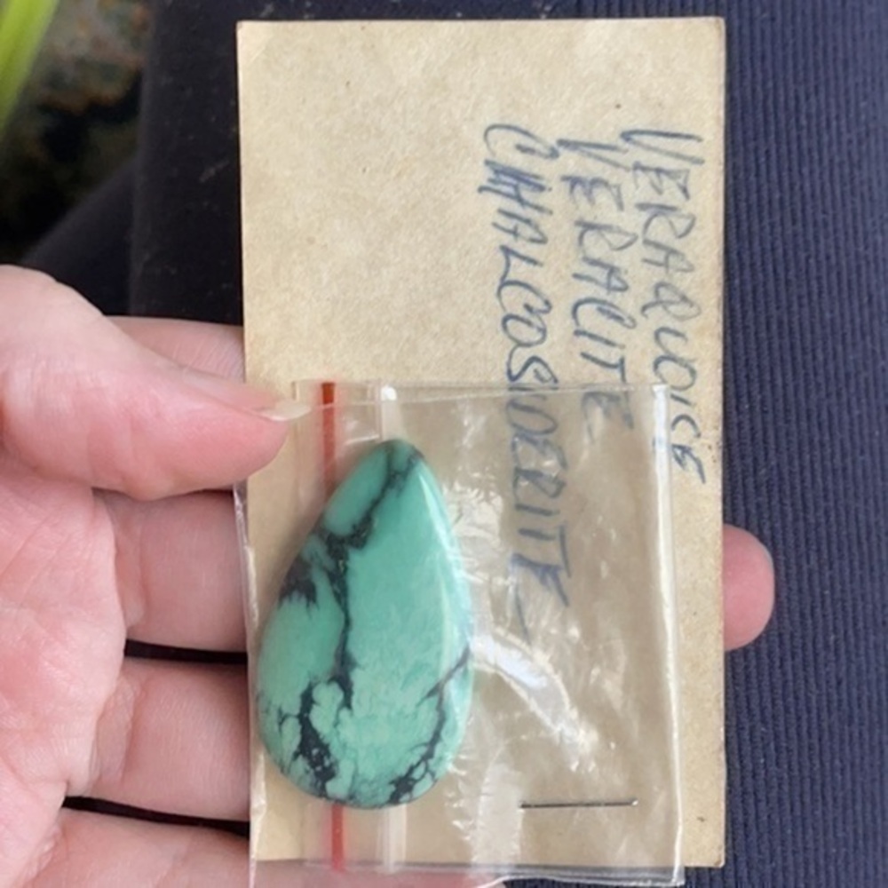Cabachon chalcosiderite veraquoise variscite stone